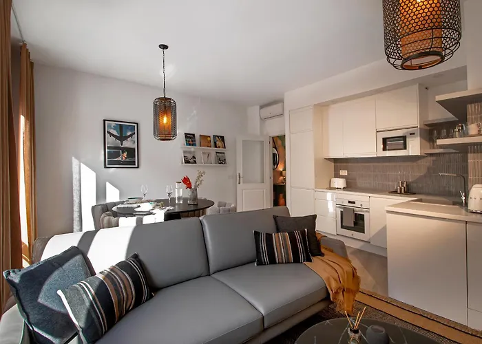 The One Apartment *